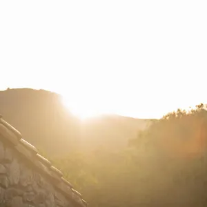 El Vilarot. La Casa De Piedra En La Naturaleza. Gerona